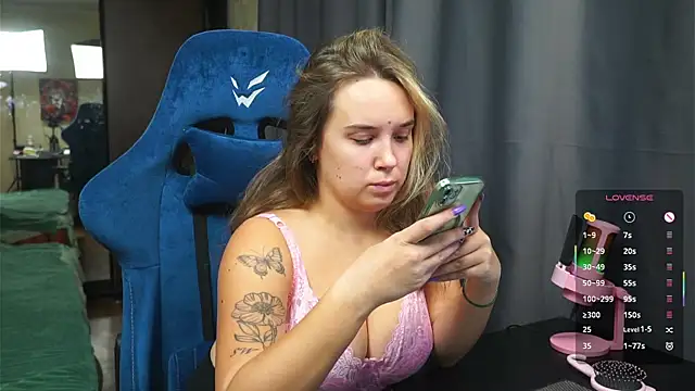 Snapshot of Sandra_SW_ chatting on November 27, 2025, 3:58 pm Sandra SW online show from November 27, 2025, 3:58 pm