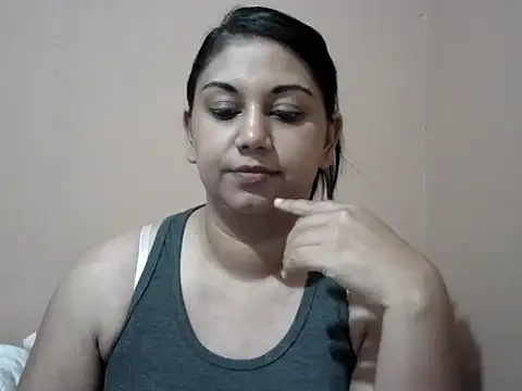 bellachow10 online show from February 7, 2026, 7:39 pm