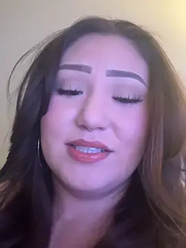 RosieDixx online show from July 3, 2026, 5:25 am