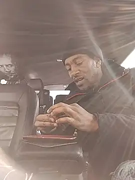 markquanna online show from December 1, 2025, 6:57 pm