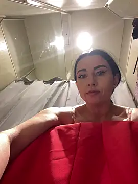 CrazzyChicks online show from February 8, 2025, 9:35 am