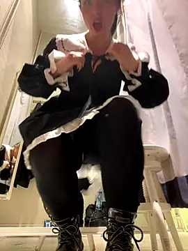 CrazzyChicks online show from October 25, 2025, 6:54 am