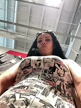 CrazzyChicks online show from July 10, 2026, 7:34 am