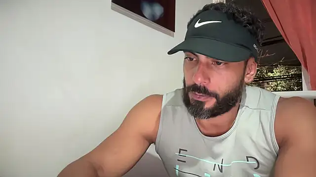 romeolovedark online show from November 28, 2025, 11:40 pm