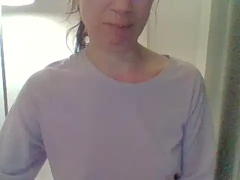 Moi Lina online show from June 13, 2026, 11:57 pm
