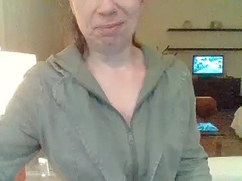 Moi Lina online show from June 18, 2026, 11:42 pm