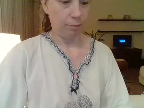 Moi Lina online show from June 21, 2026, 11:40 pm