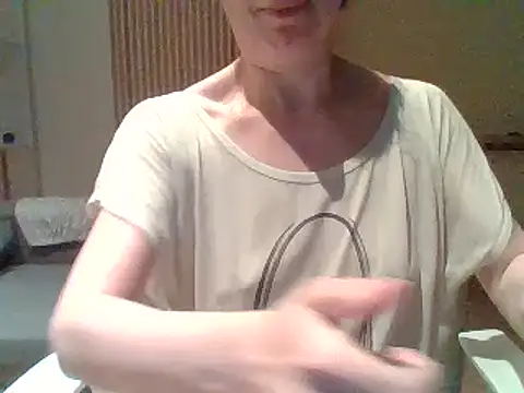 Moi Lina online show from July 25, 2026, 11:13 pm