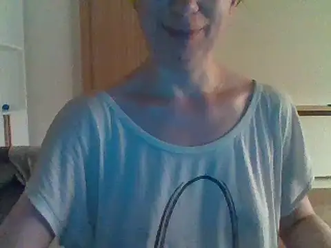 Moi Lina online show from July 30, 2026, 9:25 pm