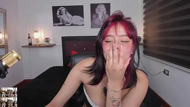 Snapshot of Mariana_Joness chatting on March 22, 2025, 6:11 am Mariana Joness online show from March 22, 2025, 6:11 am