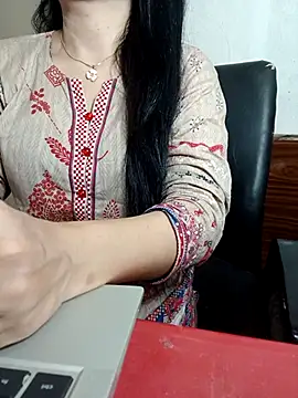 Snapshot of Chanchal--Navya chatting on April 25, 2026, 6:16 pm Chanchal--Navya online show from April 25, 2026, 6:16 pm