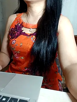 Snapshot of Chanchal--Navya chatting on May 6, 2026, 6:02 pm Chanchal--Navya online show from May 6, 2026, 6:02 pm