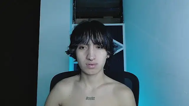 littlextreme online show from April 18, 2026, 3:21 am