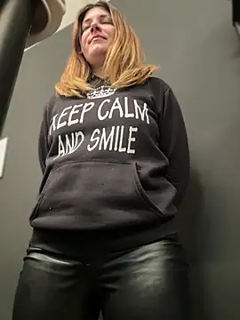 DaisyVibesss online show from March 16, 2025, 10:00 am