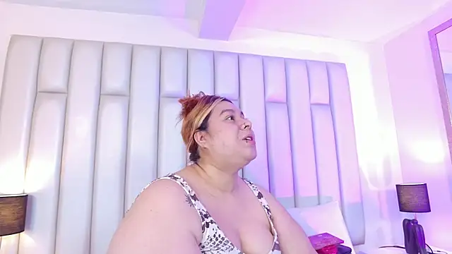 aandreaperez online show from March 12, 2026, 11:49 am