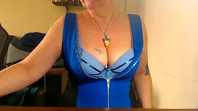 Diablica41 online show from February 25, 2025, 10:04 am