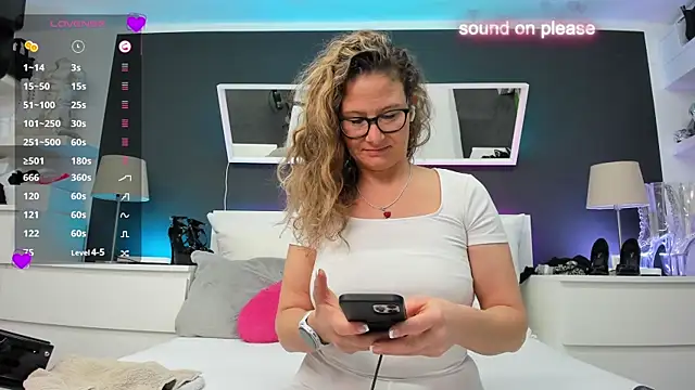 izzy-mendosa online show from January 28, 2025, 11:17 am