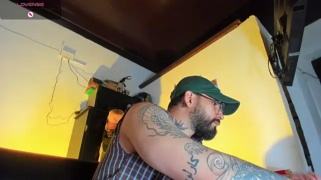 CamiloGray  online show from October 13, 2025, 4:07 pm