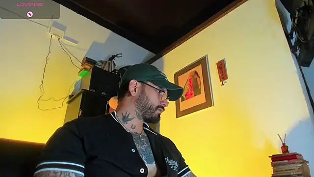 CamiloGray  online show from November 5, 2025, 1:44 pm