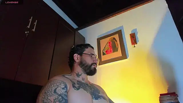 Snapshot of CamiloGray_ chatting on April 28, 2026, 2:00 pm CamiloGray online show from April 28, 2026, 2:00 pm