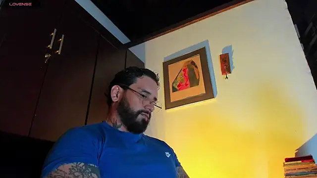 Snapshot of CamiloGray_ chatting on May 5, 2026, 1:52 pm CamiloGray online show from May 5, 2026, 1:52 pm