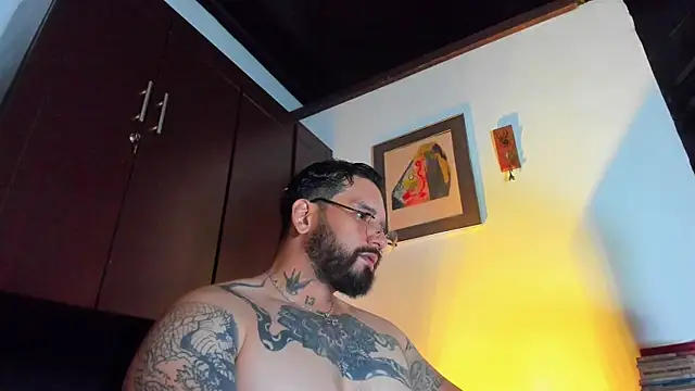 Snapshot of CamiloGray_ chatting on May 14, 2026, 2:46 pm CamiloGray online show from May 14, 2026, 2:46 pm