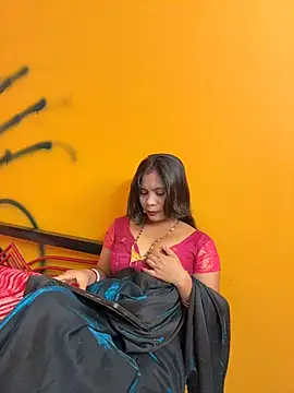 wow-wow-sexy online show from June 17, 2026, 6:09 pm