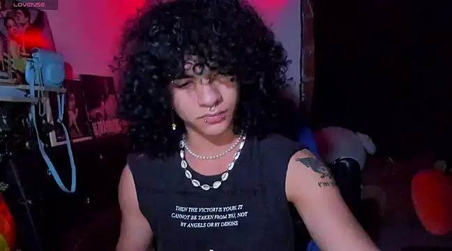 Snapshot of sweetvond_ chatting on February 11, 2025, 6:51 am sweetvond online show from February 11, 2025, 6:51 am