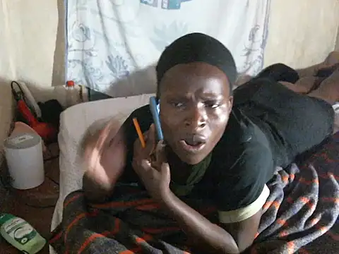 cute-shamza online show from December 15, 2025, 4:50 am