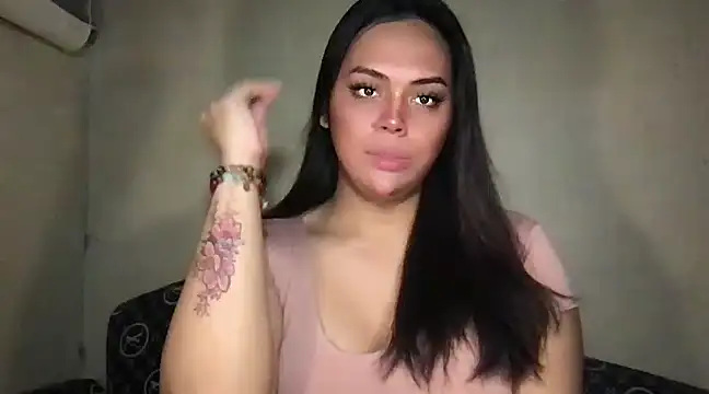 Snapshot of _MissKhimberlyXxx_ chatting on January 12, 2025, 5:33 pm  MissKhimberlyXxx  online show from January 12, 2025, 5:33 pm