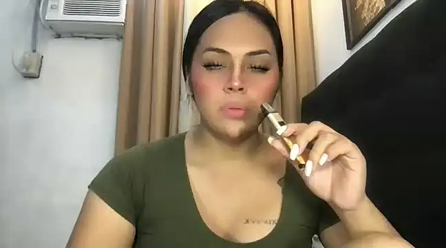 Snapshot of _MissKhimberlyXxx_ chatting on February 21, 2025, 1:33 pm  MissKhimberlyXxx  online show from February 21, 2025, 1:33 pm