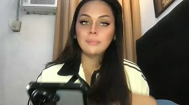 Snapshot of _MissKhimberlyXxx_ chatting on February 28, 2025, 8:39 pm  MissKhimberlyXxx  online show from February 28, 2025, 8:39 pm