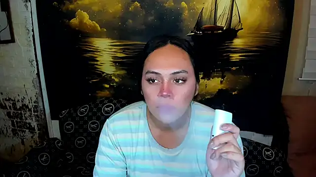 Snapshot of _MissKhimberlyXxx_ chatting on October 5, 2025, 9:13 pm  MissKhimberlyXxx  online show from October 5, 2025, 9:13 pm