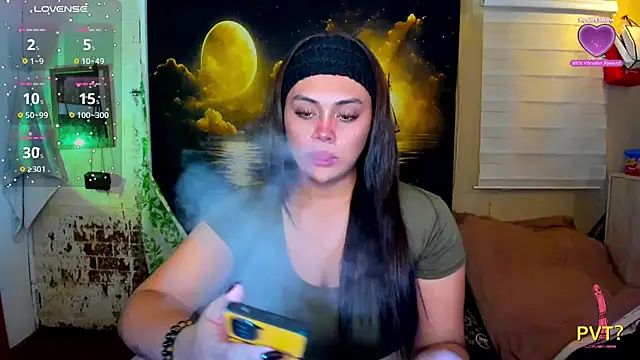 Snapshot of _MissKhimberlyXxx_ chatting on October 13, 2025, 1:33 pm  MissKhimberlyXxx  online show from October 13, 2025, 1:33 pm