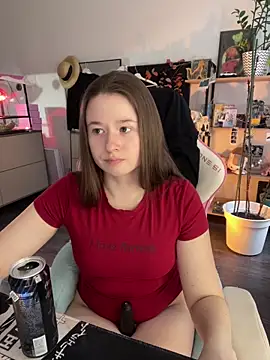 Snapshot of sweetest_pie chatting on May 15, 2026, 4:58 pm sweetest pie online show from May 15, 2026, 4:58 pm