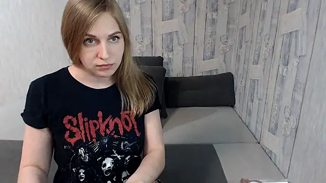 Pilly green  online show from March 13, 2025, 10:57 am