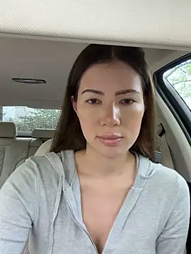 clairewntr online show from May 16, 2026, 9:28 am
