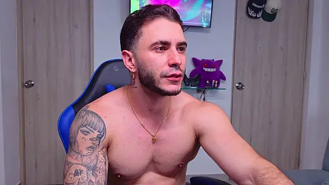 Snapshot of Latino_stud4u chatting on June 25, 2026, 2:22 am Latino stud4u online show from June 25, 2026, 2:22 am