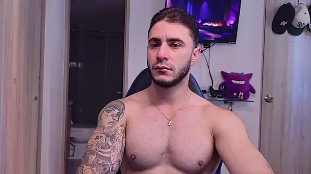 Snapshot of Latino_stud4u chatting on June 28, 2026, 9:43 pm Latino stud4u online show from June 28, 2026, 9:43 pm
