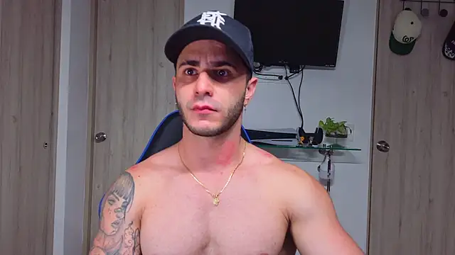 Snapshot of Latino_stud4u chatting on July 15, 2026, 10:59 pm Latino stud4u online show from July 15, 2026, 10:59 pm