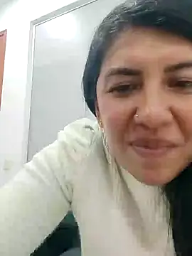 aisha latina online show from January 24, 2025, 6:14 pm