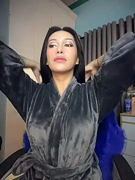 Jasmine Elcock online show from July 2, 2026, 9:32 pm