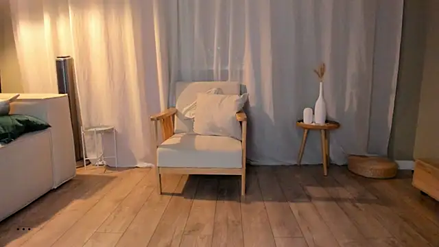 Snapshot of jin__ray chatting on November 19, 2025, 1:44 pm jin ray online show from November 19, 2025, 1:44 pm