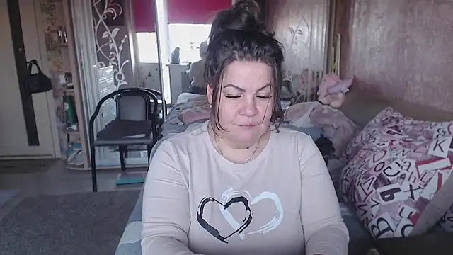 femme fatale1 online show from November 21, 2025, 12:48 pm