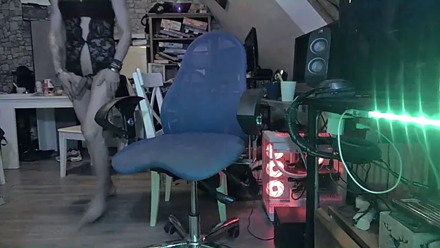 Manu3li online show from March 22, 2025, 3:30 am