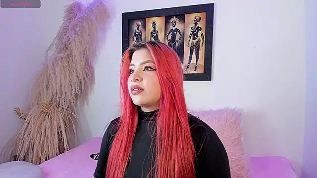Snapshot of SophieRossi chatting on February 6, 2025, 5:25 am SophieRossi online show from February 6, 2025, 5:25 am