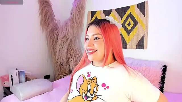 Snapshot of SophieRossi chatting on March 1, 2025, 5:52 am SophieRossi online show from March 1, 2025, 5:52 am