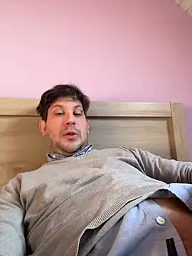 Taxidriver1988 online show from February 3, 2025, 1:19 pm