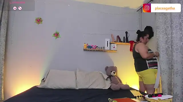 Snapshot of agathaxxx-69 chatting on February 28, 2025, 8:18 pm agathaxxx-69 online show from February 28, 2025, 8:18 pm