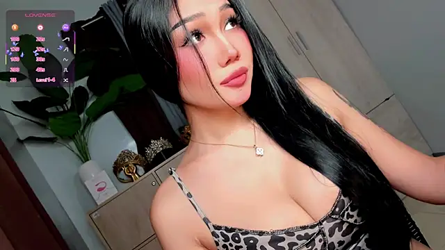 Icon1c LiLy online show from May 17, 2026, 5:31 pm